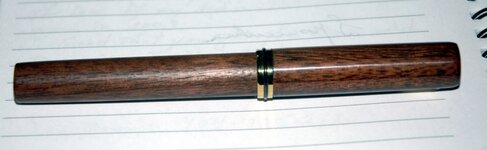 closed-ends pen in walnut 001c.jpg