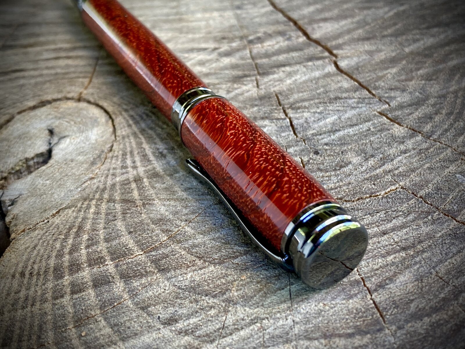 #0612 - Crosscut Padauk Magnetic Fountain Pen 2024-07-01 006 (2560x1920).jpg