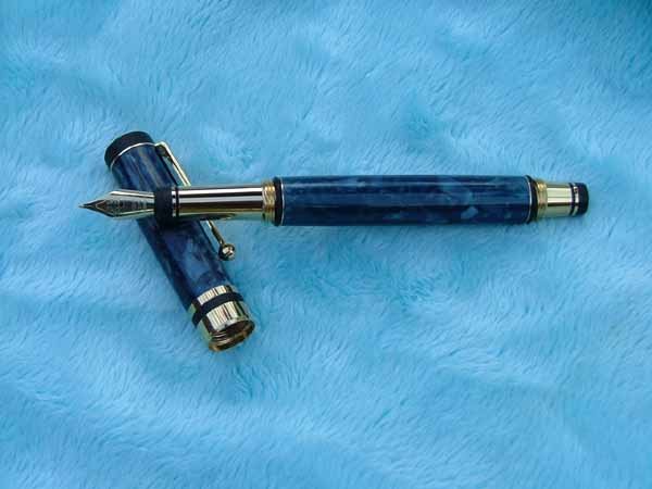 0Elite%20Fountain%20Pen%20Blue%20Fleck%20Celluloid.jpg