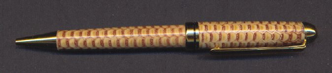 2004101718360_corncobpen.jpg