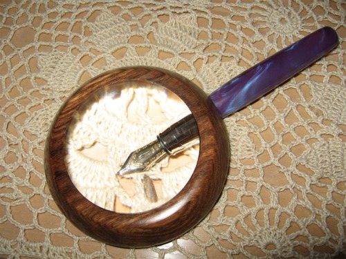 200510201914_mag_glass.jpg