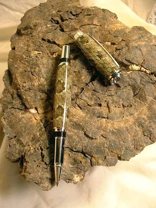 200510262375_snakerock1.jpg