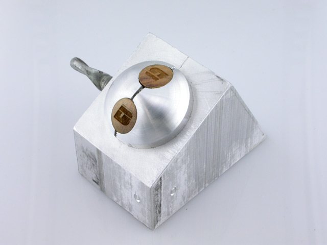 2005108171856_laserfixture.jpg