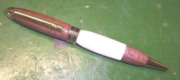 2005113203010_A&W%20pen.jpg