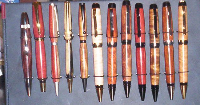 20052318314_Pendisplay.jpg