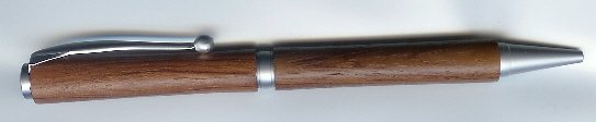 20053823257_first_pen.jpg