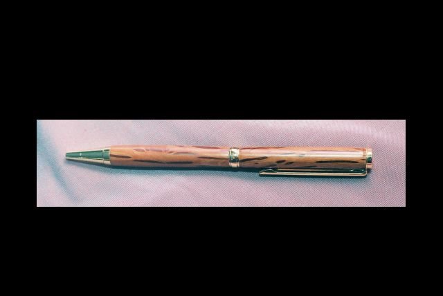 20054213740_hairy%20oak%20pen.jpg