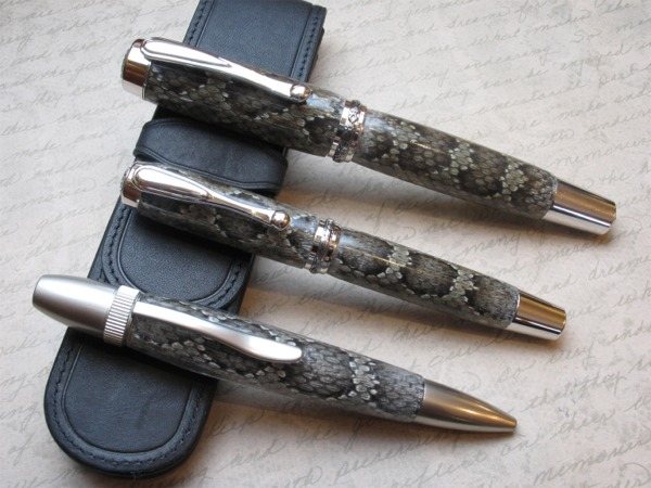2005425194919_snakepens3.jpg