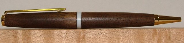 2005614162429_walnut.jpg