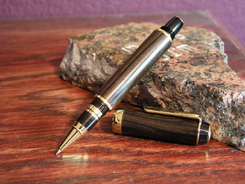 200562918921_robustoebony.jpg