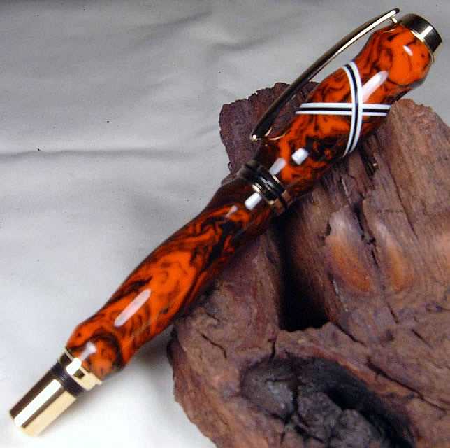 2006111622144_jrgentTN_orangeblackIA.jpg