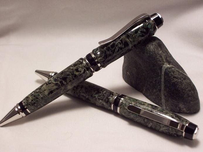 20061120232349_Money_pens.jpg