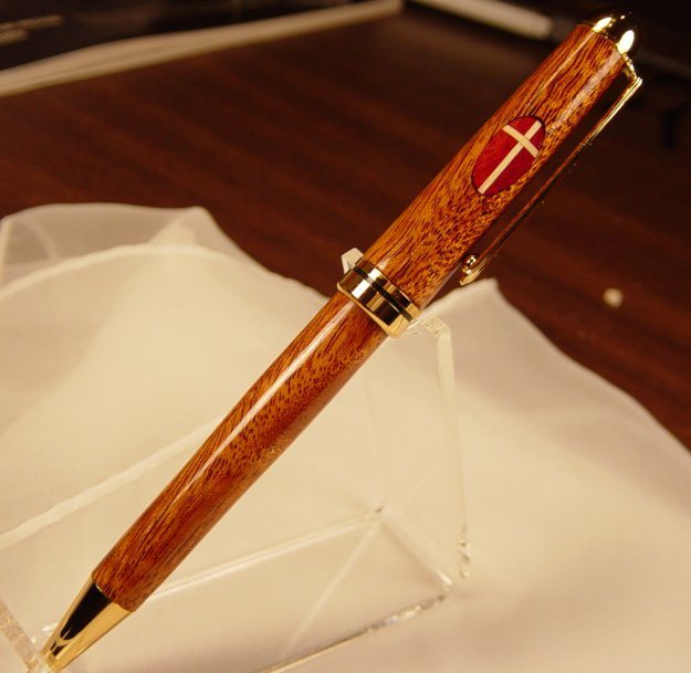 20061128175552_Cross%20pen.jpg
