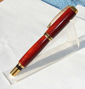 2006113191823_Bernie%20Pens%20215.blodwood.jpg