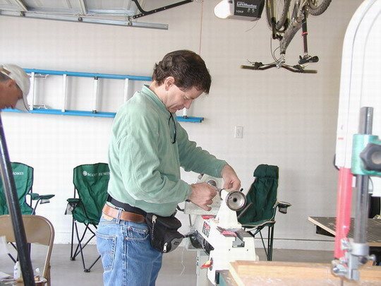 20061153151_ed%20finishing%20a%20corian.jpg