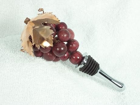 2006122120259_PurpleHrtGrapeStopper.jpg