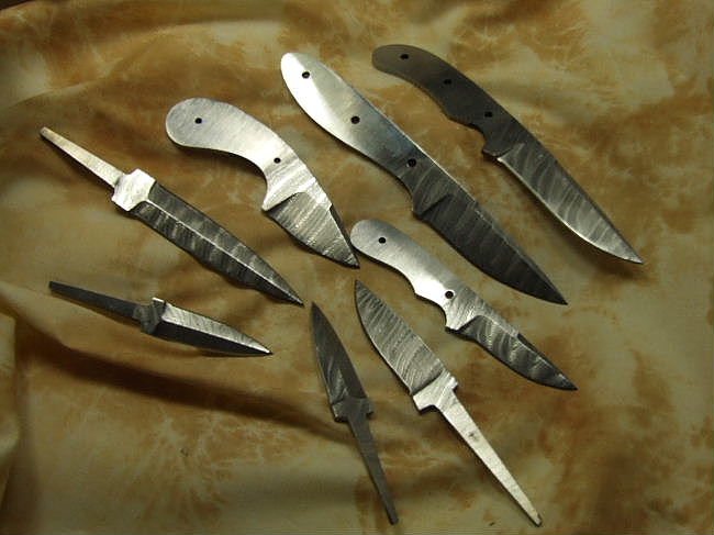 200612745121_damascus_knives.jpg