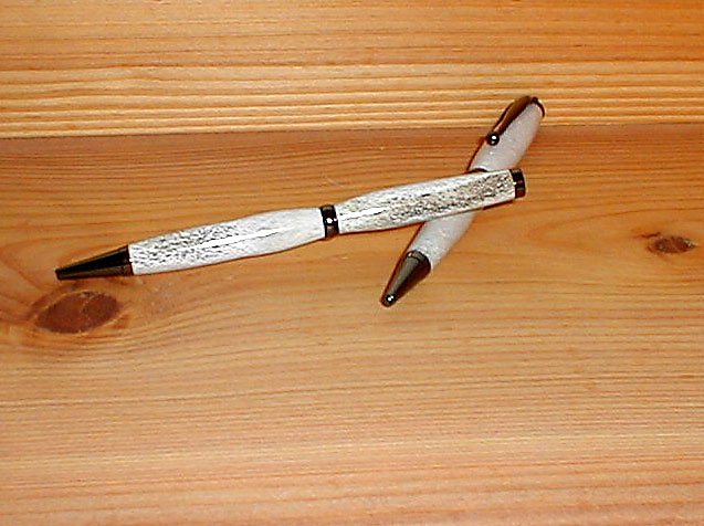 20062112721_pens%20024_edited.jpg