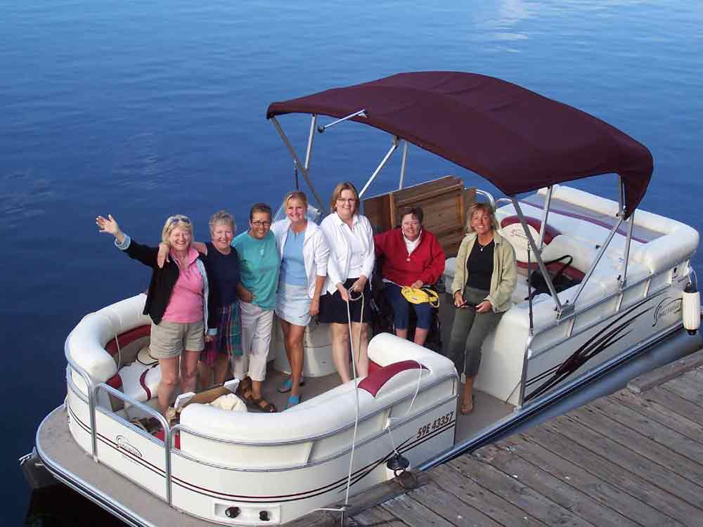 20062202712_new-girls-on-boat.jpg