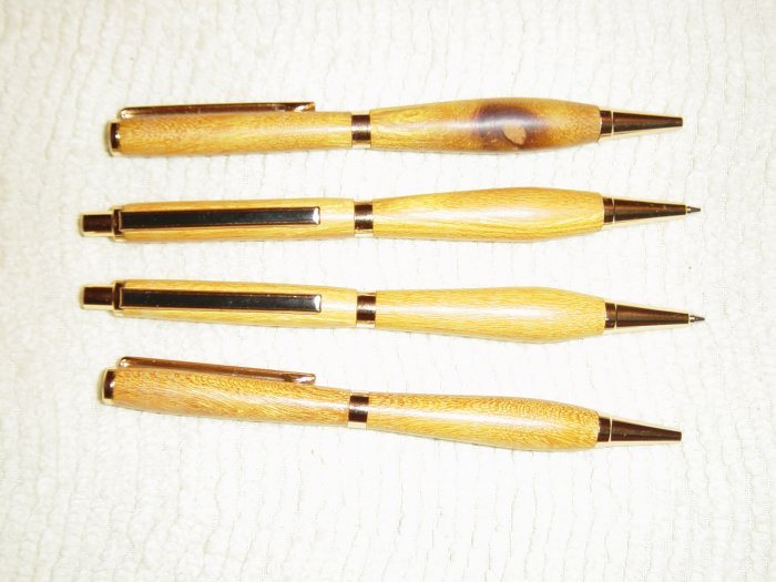 200622424958_pens2.jpg