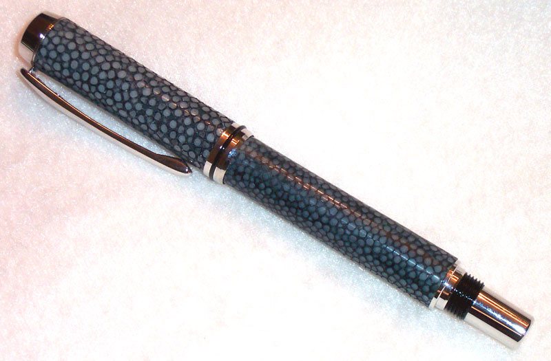 200631191619_Galuchat-Shagreen-Pen-004.jpg