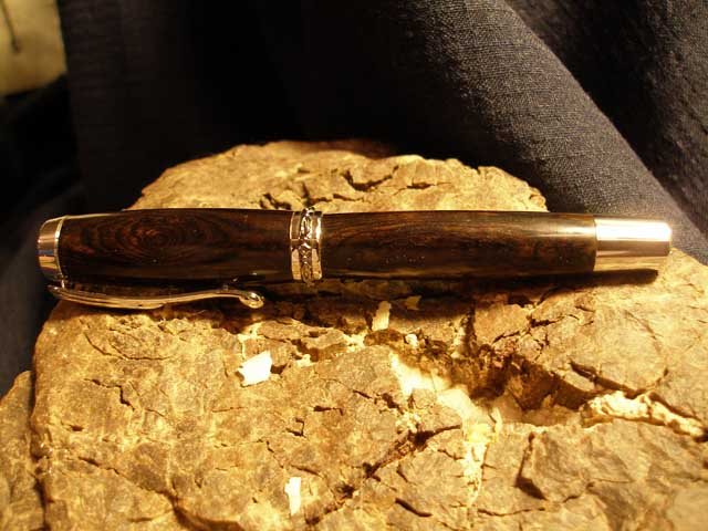 20064210111_black1.jpg