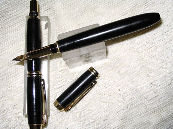 2006719224438_ebony4.jpg