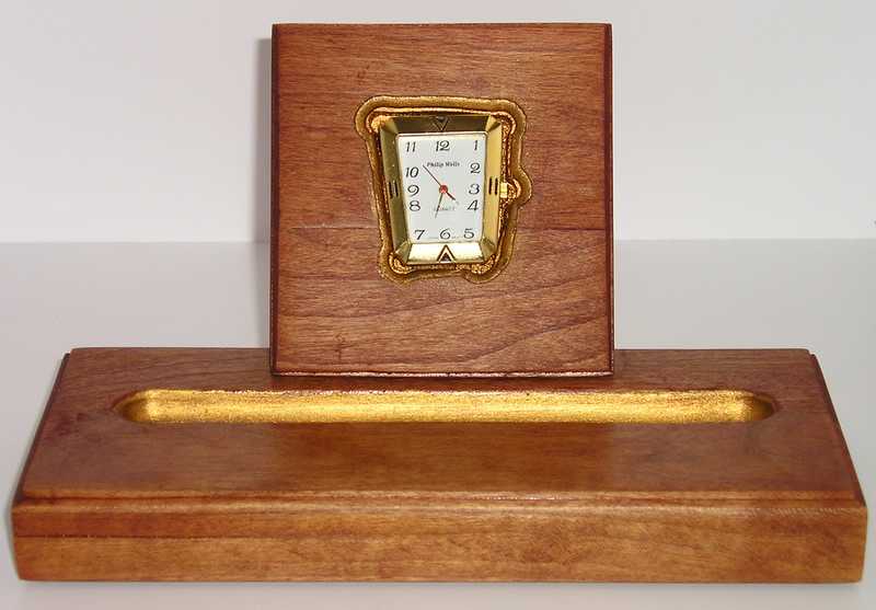 200676215117_penholder.jpg