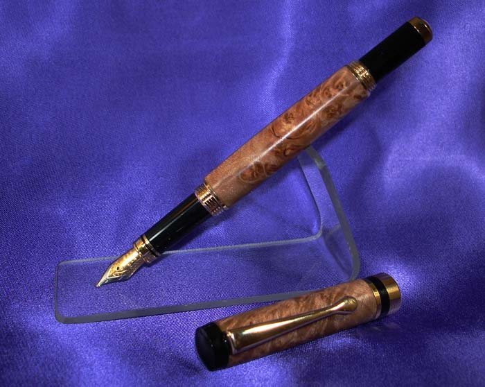 2006828235631_penstand.jpg