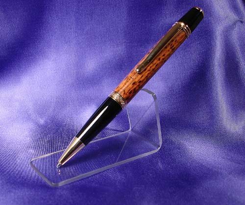 20068301254_penstand2.jpg
