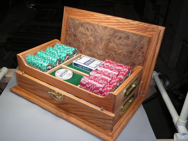 200710100456_PokerChipCaseView3-640x480.jpg