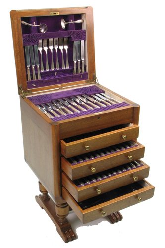 2007101114558_silver_cabinet.jpg