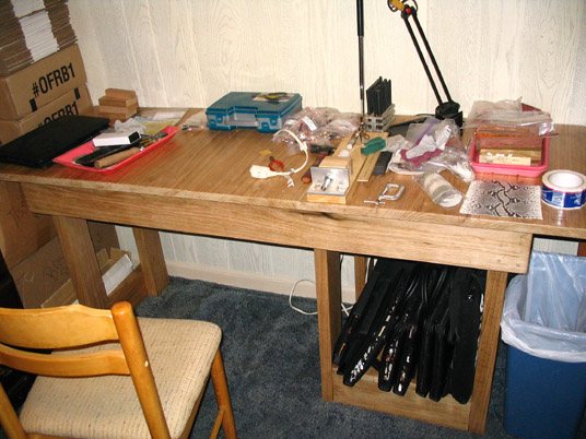 200711902553_desk.jpg
