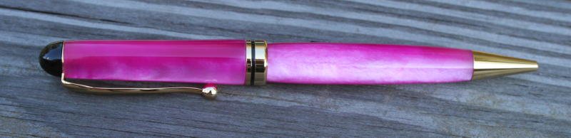 200712114539_pink%20pen.jpg