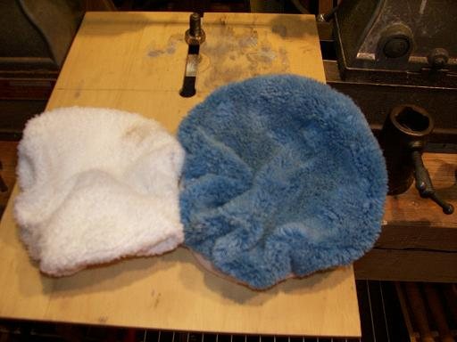20071219132850_bonnets.jpg