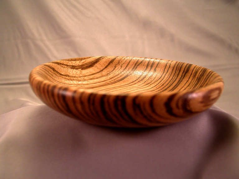 20071234189_zebra_wood_bowl.jpg
