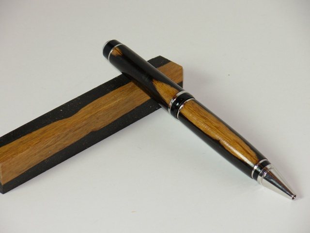 20071423510_cigar%20ebony.jpg