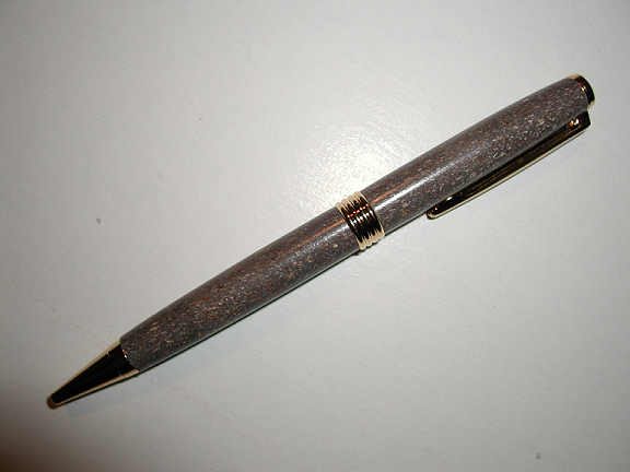 20071842229_grey_pen.jpg