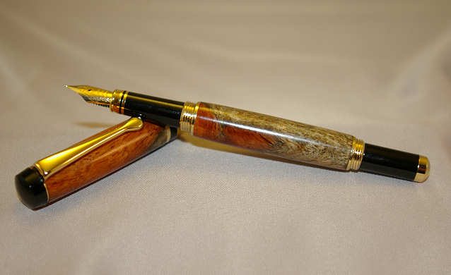 200721442920_amboyna_fountain_pen.jpg