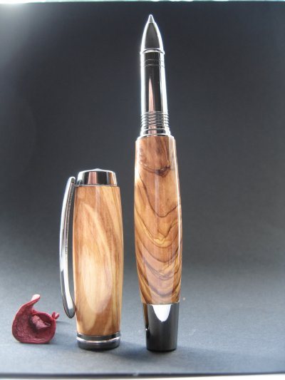 2007215165624_OLIVewood1.jpg