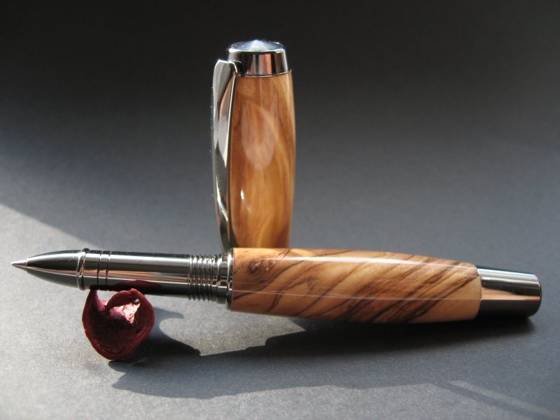2007215165750_OLIVewood2.jpg