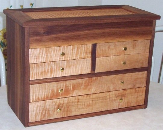200722723829_jewelry%20box%20001.jpg