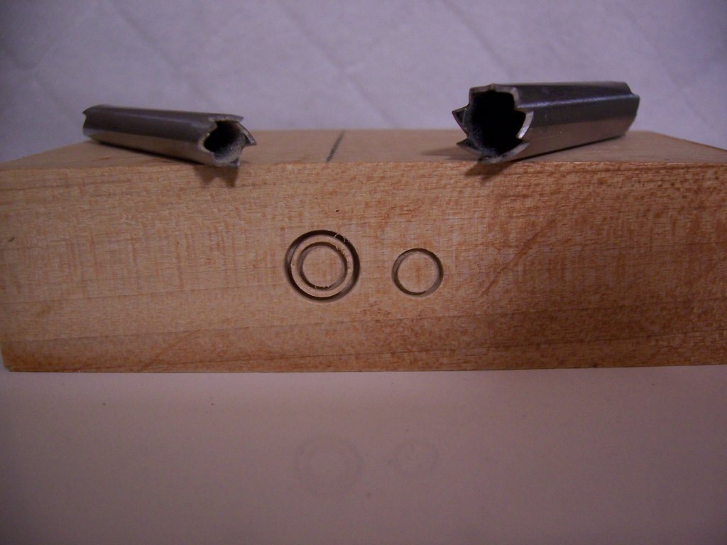 20075311654_screw-out2.jpg