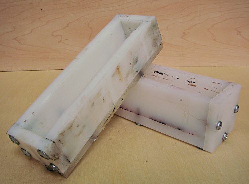 2007722181224_molds1.jpg