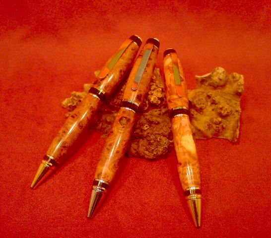 200791111743_THREE%20CIGARS3%2011,09,07.jpg