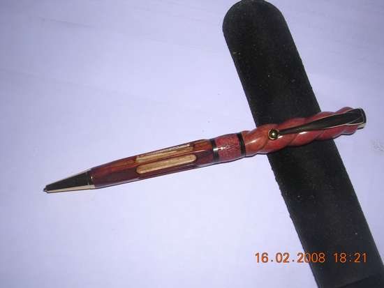2008216175720_6%20sided%20rope%20pen1.jpg