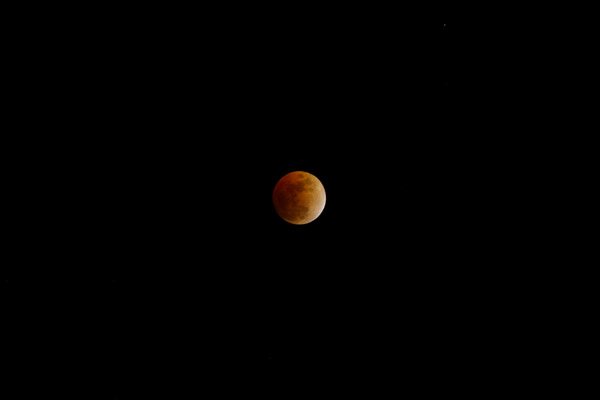 20082215210_moon_edited.jpg