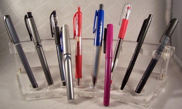 20082231376_plastic%20pens.jpg