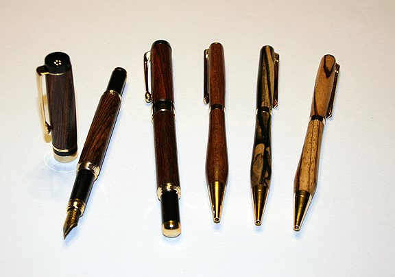 20082245516_pens.jpg