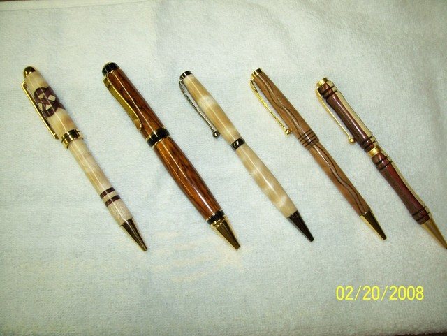 2008225185040_100_0129pens3.jpg